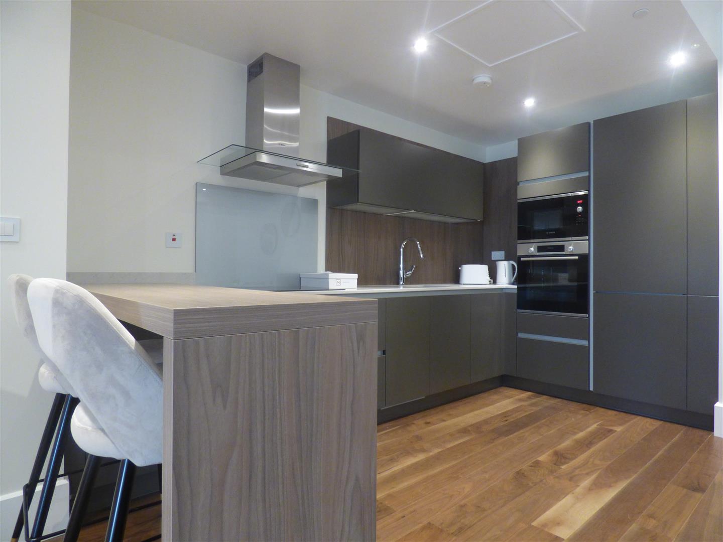 Image of Apartment - 1 Bedrooms - 2 Bathrooms for Rental in Midtown-Gibraltar, Image 3